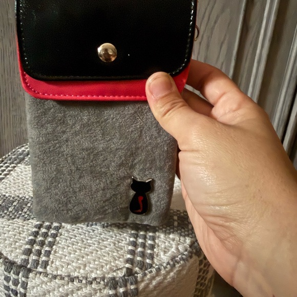 animob Handbags - Gray Felt Crossbody Bag with Black and Pink Trim